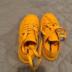 Children’s yellow (mustard) chuck Taylor’s